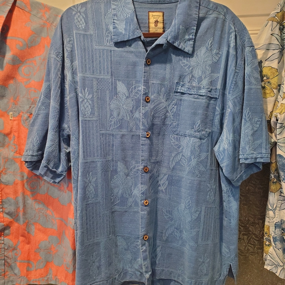 3 Very cool Tropical Paradise Shirts size XL and XXL fits like XL Gently worn